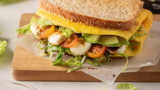 Công thức bánh mì kẹp trứng thơm ngon